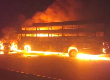Tragisches Unglück auf Autobahn in Indien