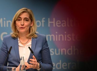 Warken plant umfassende Reform der Pflegeversicherung