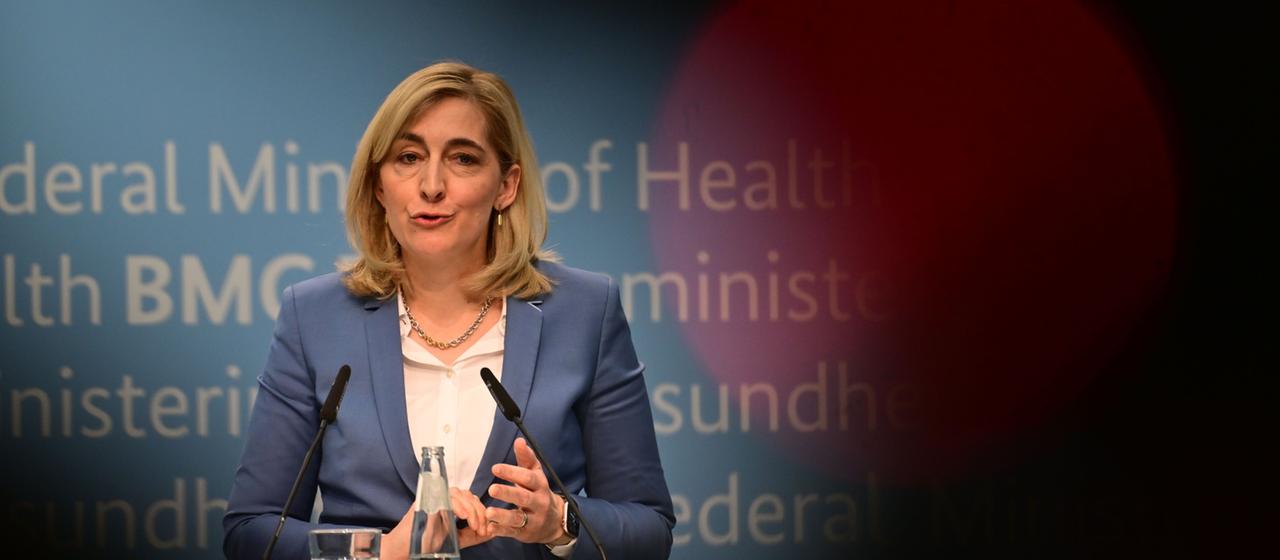 Warken plant umfassende Reform der Pflegeversicherung