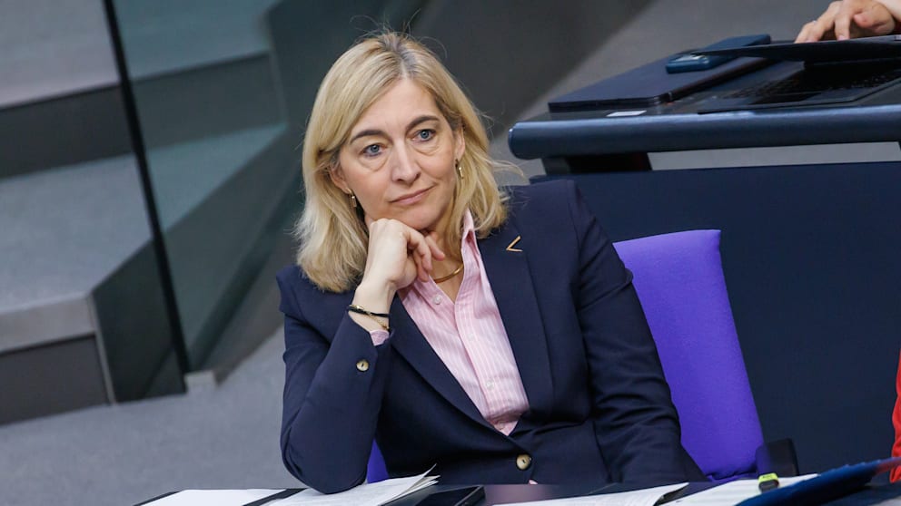 Pflegeversicherung: Größeres Defizit als erwartet