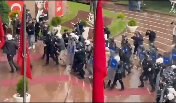 Polizeieinsatz in CHP-Zentrale in Ankara