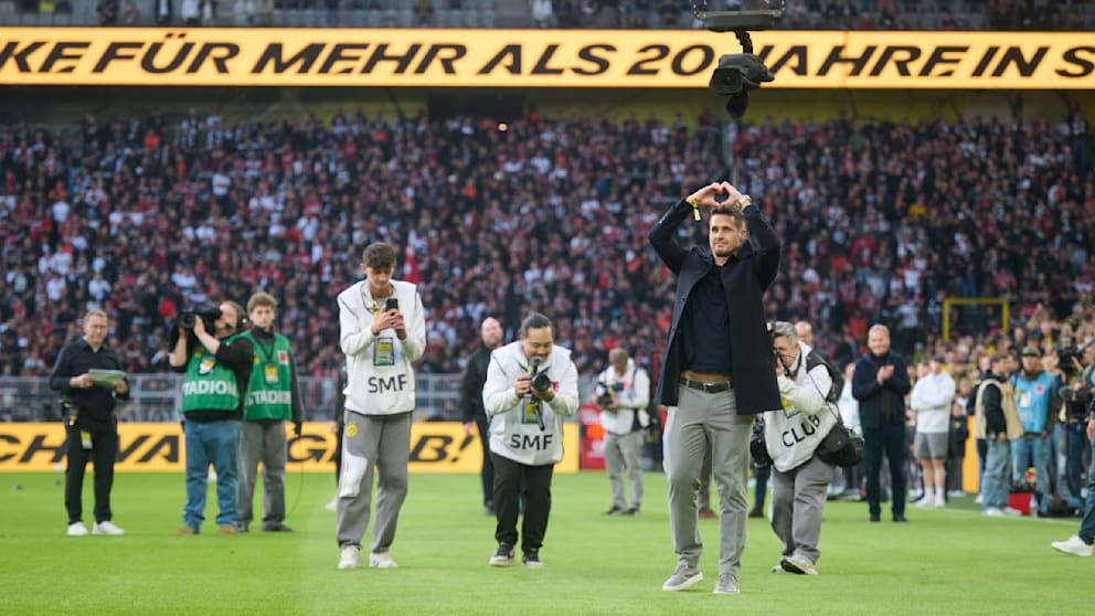 Ein Fußball-Abend voller Emotionen: BVB sichert sich zweiten Platz