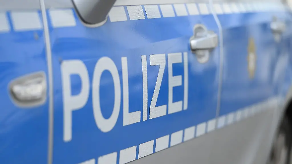 Berliner Polizei ermittelt nach schwerem Fenstersturz