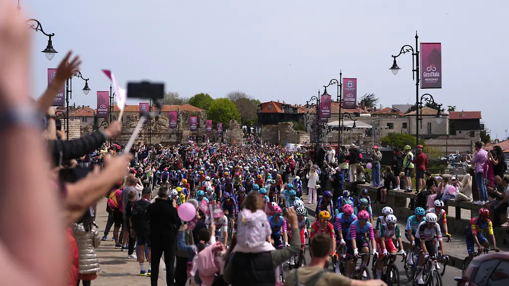 Magnier triumphiert beim chaotischen Giro-Auftakt