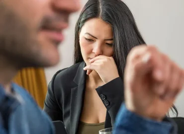 Ständige Sticheleien im Job: Was hilft?
