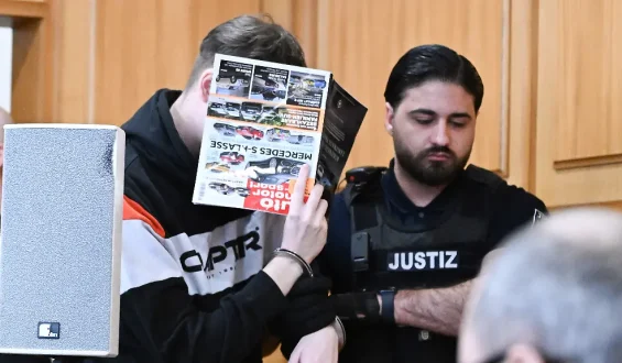 18-Jähriger nach tödlichem Vorfall auf Parkplatz wegen Mordes verurteilt