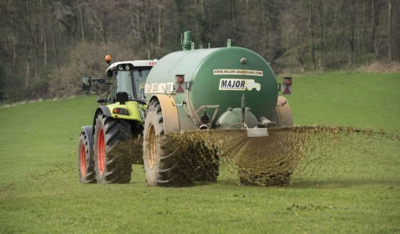 Bauer im Norden Englands verärgert über Falschparker