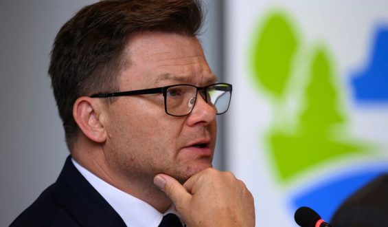 Einweg-E-Zigaretten-Verbot geplant: Umweltminister Schneider handelt