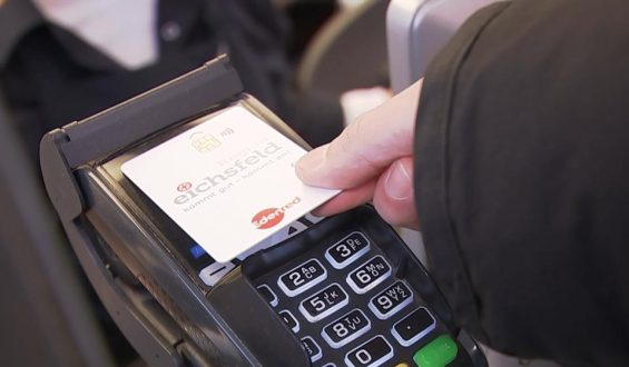 Gemischte Bilanz der Bezahlkarte für Asylbewerber nach zwei Jahren