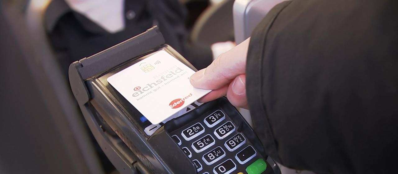 Gemischte Bilanz der Bezahlkarte für Asylbewerber nach zwei Jahren