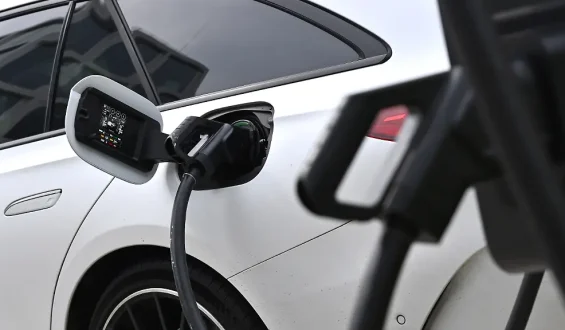 Steigende Umsteigerquote zu E-Autos: Förderung zeigt Wirkung