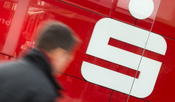 Stadtsparkasse Langenfeld Untersucht Privatflüge Ihres Vorstands