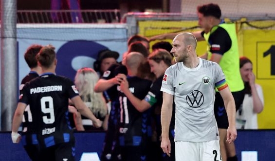 Paderborn feiert Aufstieg, Wolfsburg steigt ab
