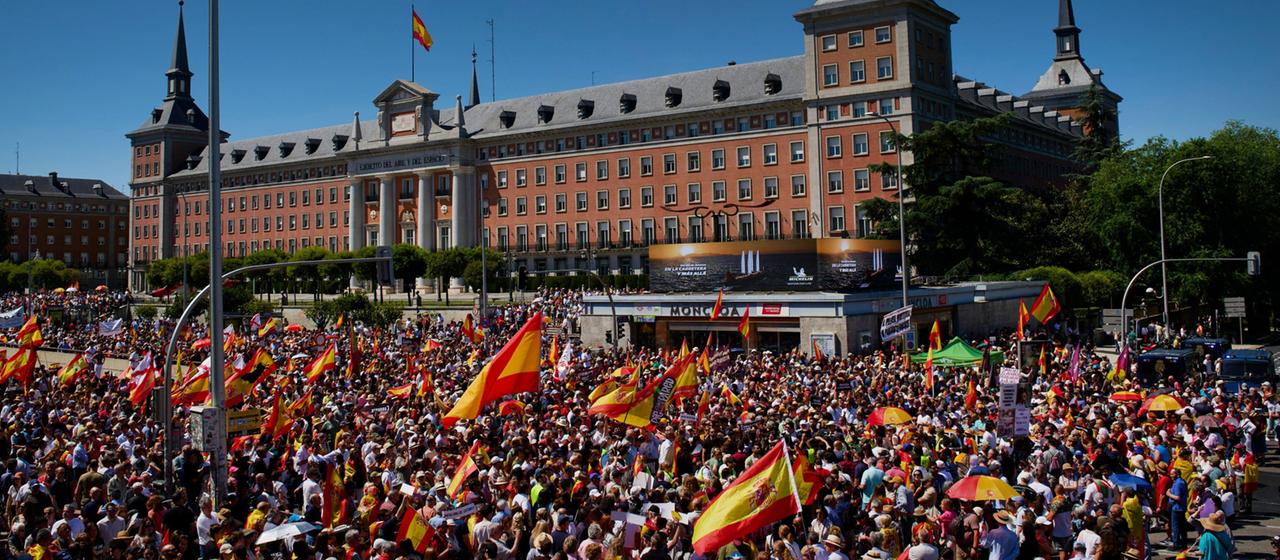 Proteste in Madrid: Forderung nach Sánchez’ Rücktritt