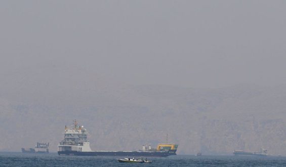 Iran Gewährt Chinesischen Schiffen Durchfahrt durch die Straße von Hormus
