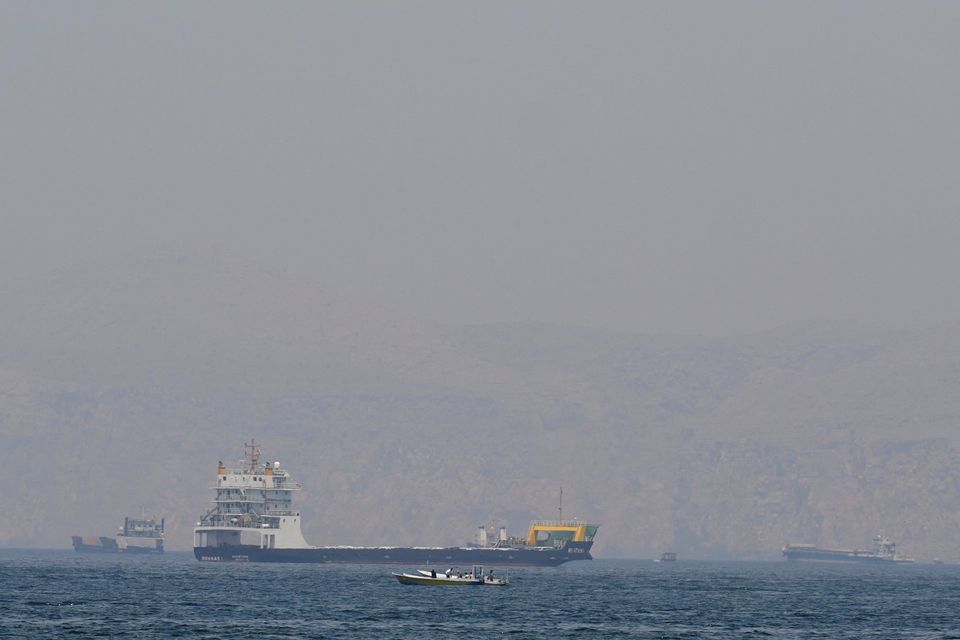 Iran Gewährt Chinesischen Schiffen Durchfahrt durch die Straße von Hormus
