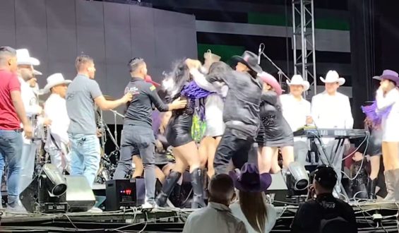 Streitereien um die besten Plätze beim Tanzduell in Mexiko