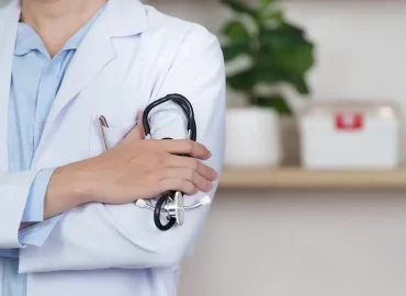 Warken warnt Ärzte vor Einschnitten bei Arztterminen