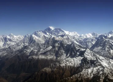 Erhöhte Genehmigungen für den Mount Everest trotz Herausforderungen