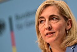 Pflegereform und Herausforderungen in der Pflegeversicherung in Deutschland