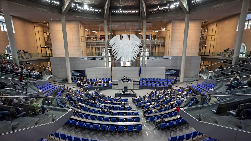 Diskussion über Diätenerhöhung im Bundestag