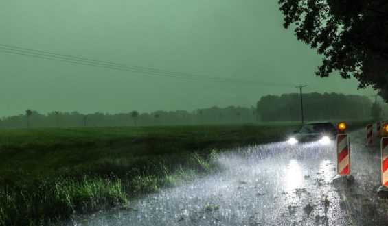 Unwetter im Norden und Westen sorgt für zahlreiche Einsätze