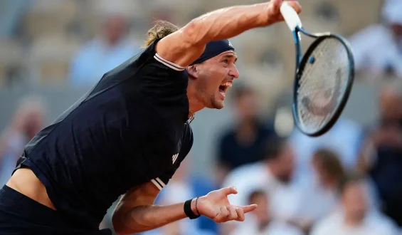 Zverev und Djokovic erreichen dritte Runde bei French Open