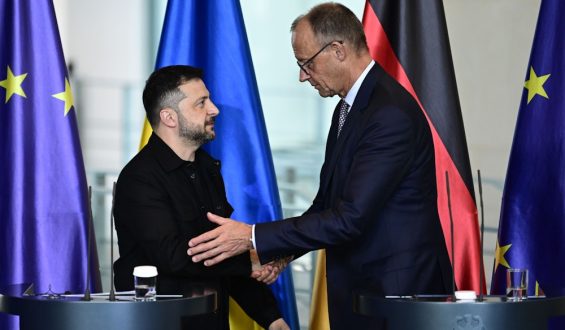Merz schlägt „assoziiertes Mitglied“ für Ukraine in der EU vor