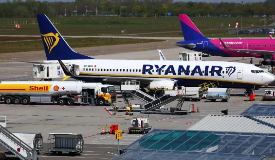 Ryanair verzeichnet Rekordgewinn und blickt auf kommende Herausforderungen