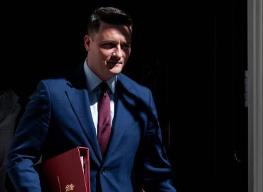Rücktritt des britischen Gesundheitsministers und politische Krise in London