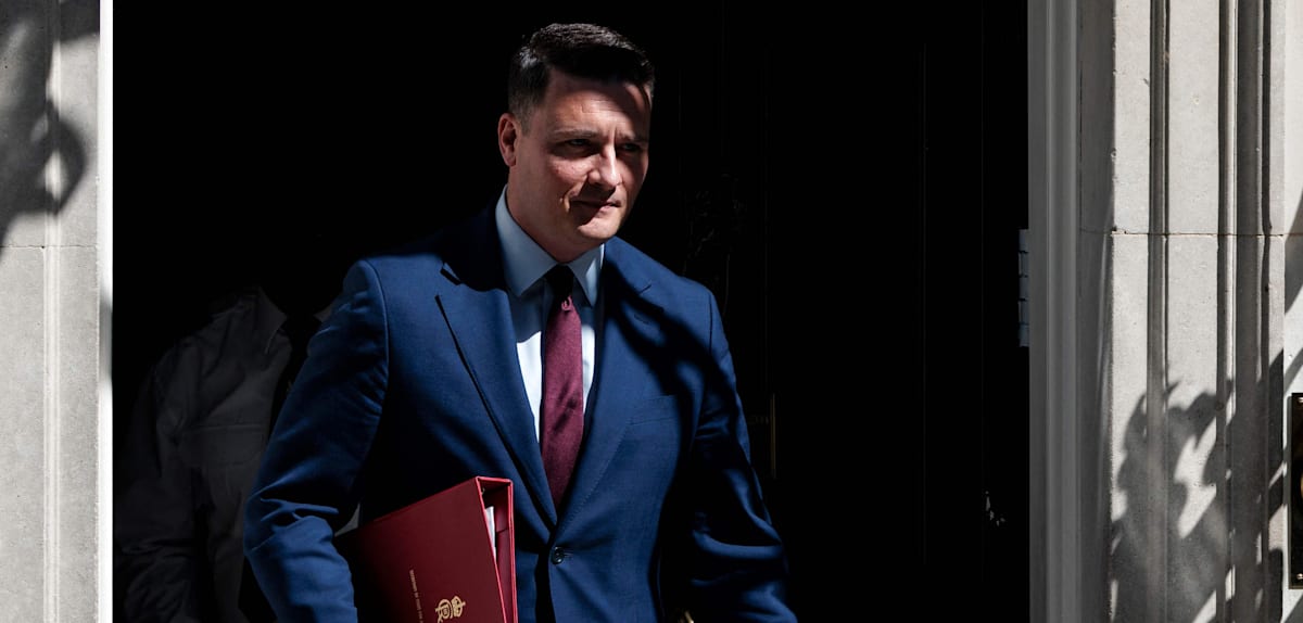 Rücktritt des britischen Gesundheitsministers und politische Krise in London