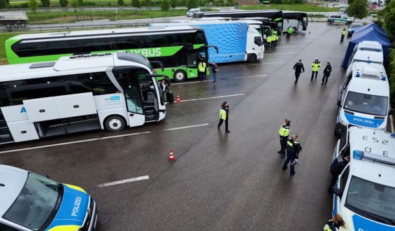 Schockierende Ergebnisse bei einer Kontrolle von Reisebussen auf der A8