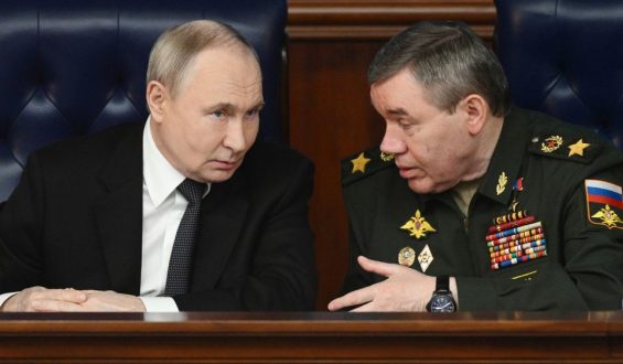 Putin und Gerassimow: Militärische Strategien und Führungsqualitäten