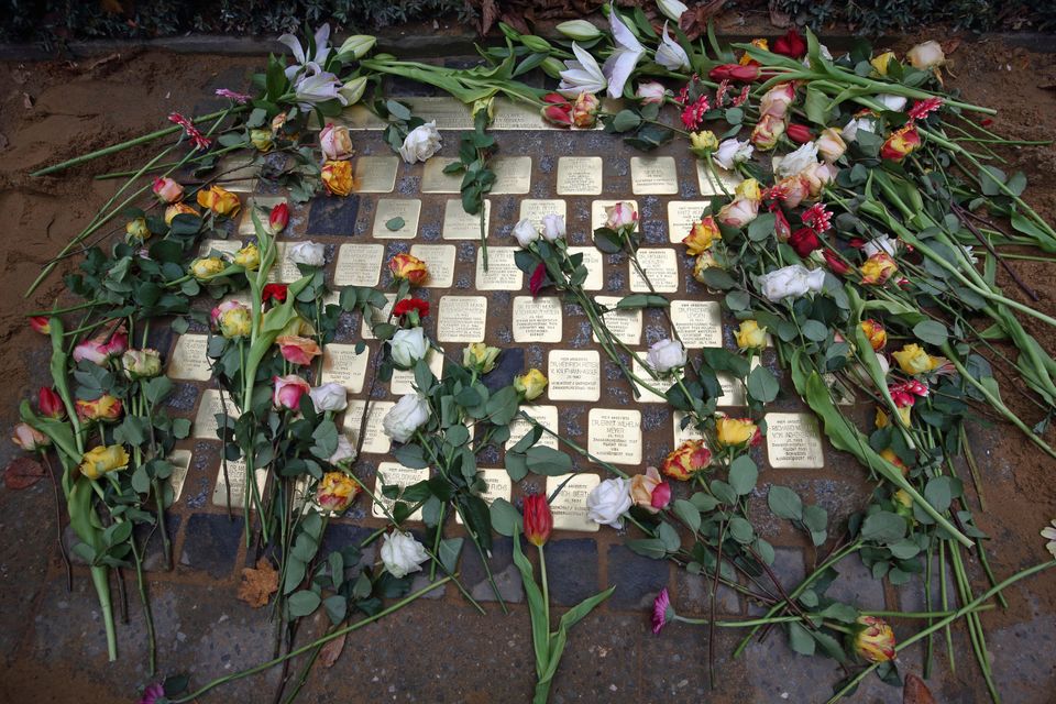 Gedenken und Kontroversen um Stolpersteine vor dem Auswärtigen Amt