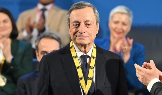 Mario Draghi erhält Karlspreis für Lebenswerk