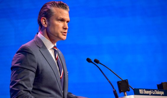 Hegseth warnt in Singapur vor China und kritisiert Europas Verteidigungspolitik
