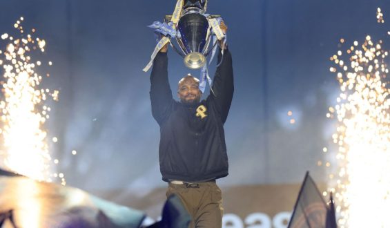Kompany bei Guardiolas Abschiedsfeier