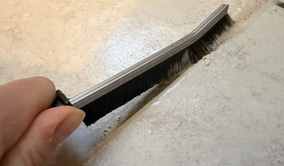 Eckenreinigungsbürste von Valhaus im Test