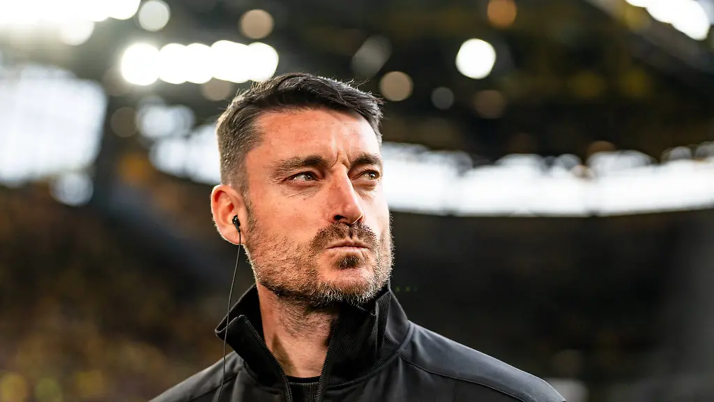 Abschied von Frankfurts Trainer Albert Riera