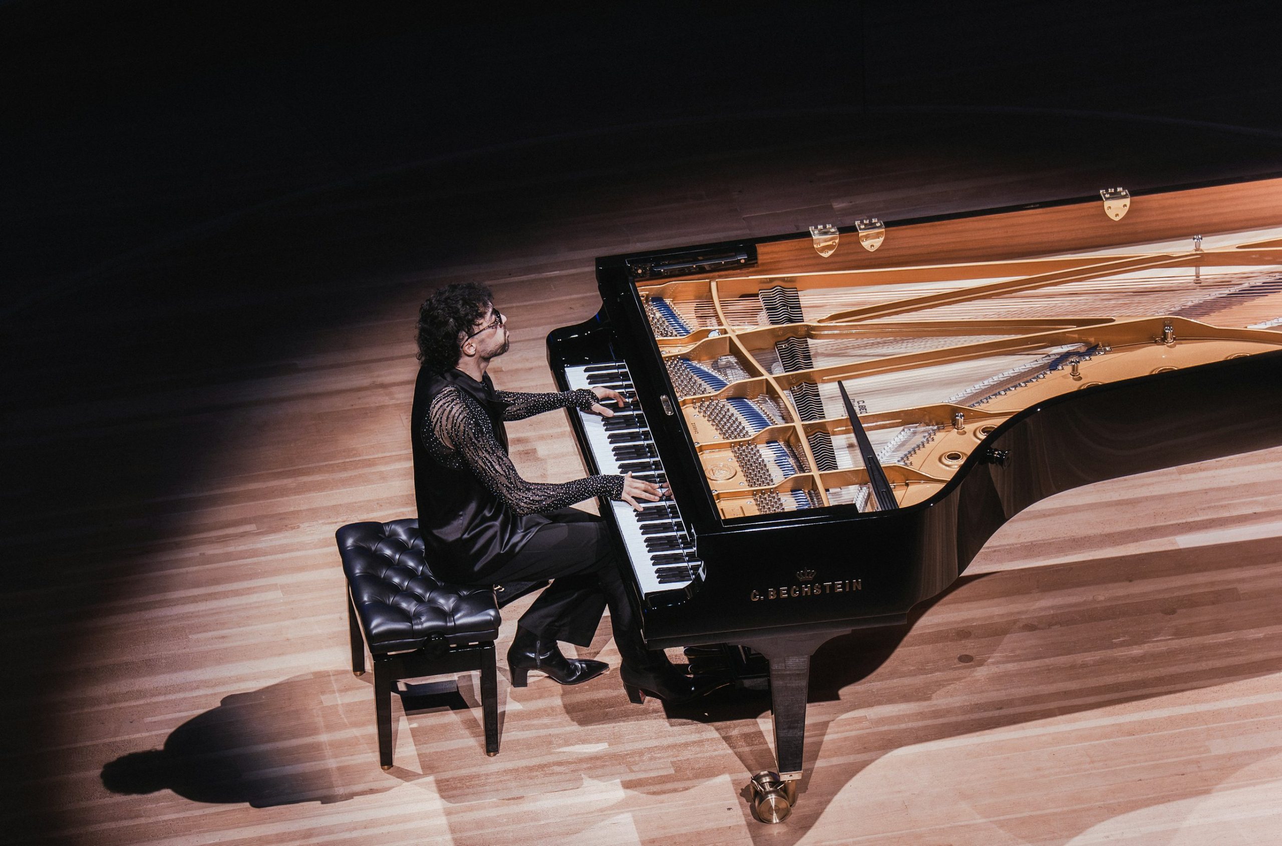 Inszenierung in der Musik: Sofiane Pamarts ungewöhnliche Performances