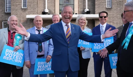 Farages Erfolg bei Kommunalwahl in Großbritannien: Ein Ende der Ära?