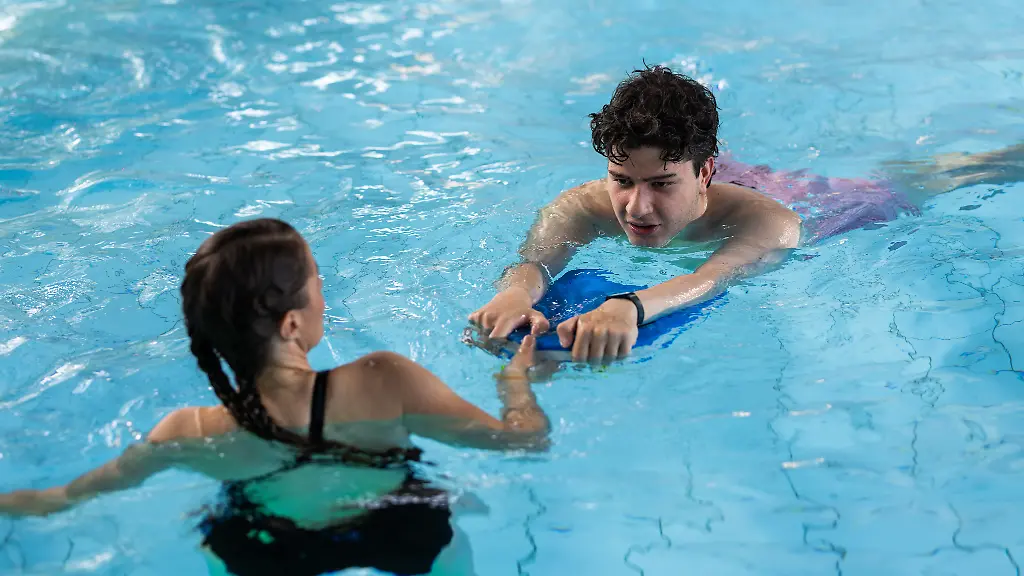 Erwachsene lernen Schwimmen in Freiburg