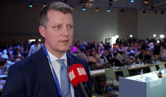 Wolfgang Kubicki gewinnt Machtkampf um FDP-Spitze