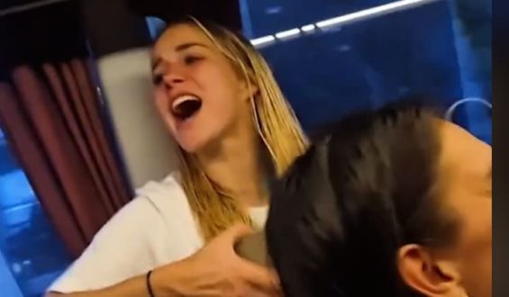Bayern-Frauen feiern Meisterschaft mit Bus-Party