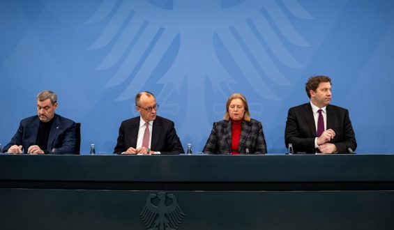 Viele Deutsche fordern Ende der schwarz-roten Koalition vor 2029