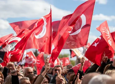 Razzia in Izmir: Festnahmen von Oppositionspolitikern