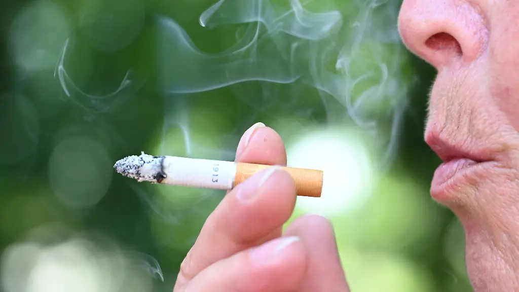 Forderungen nach höheren Preisen für Zigaretten und Vapes