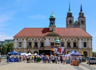 AfD-Demonstration in Magdeburg und Kritik an Kirchensteuer