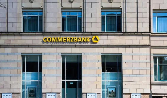 Commerzbank lehnt Unicredit-Angebot ab und warnt vor Risiken
