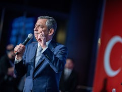 Proteste in Izmir gegen Absetzung von Özgür Özel